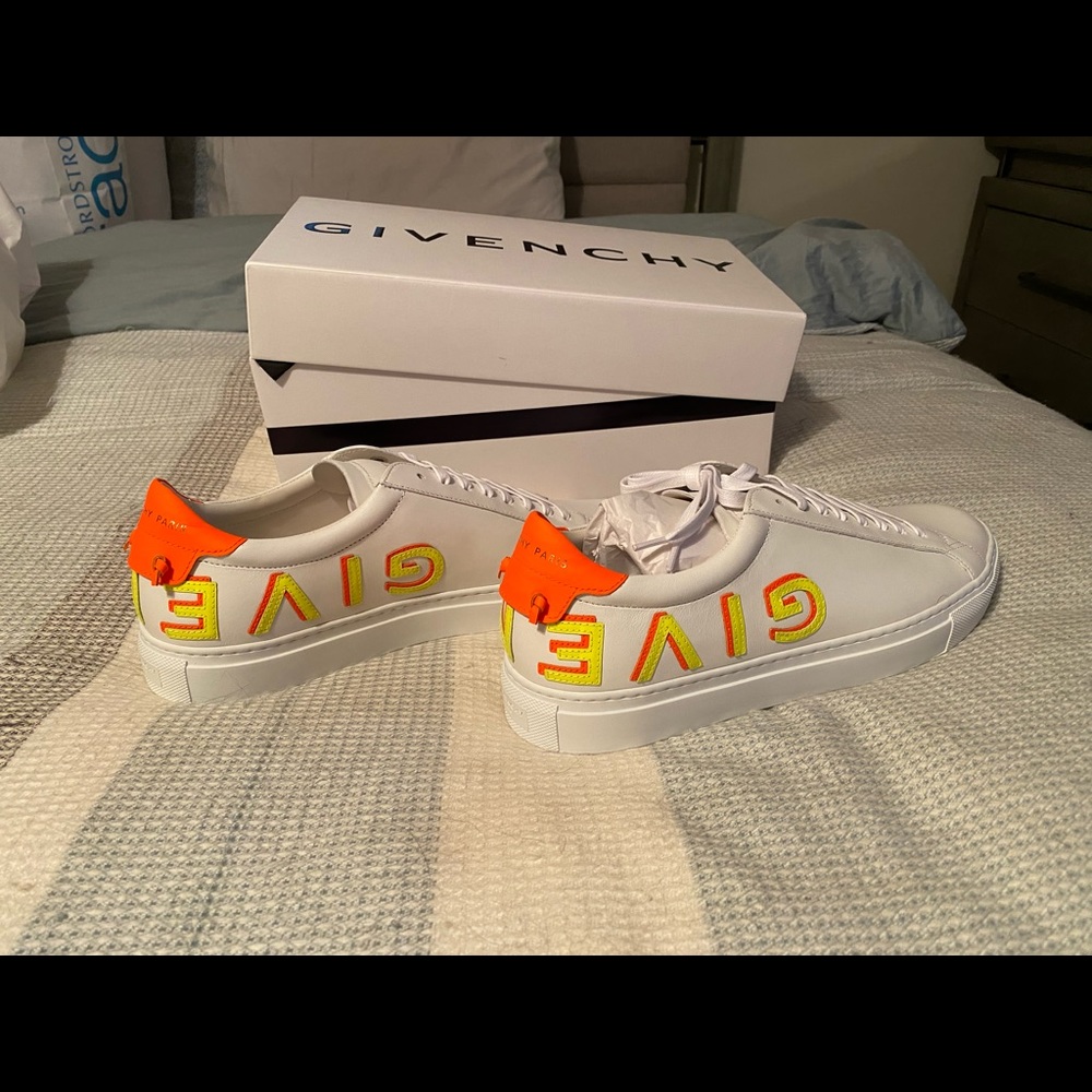 Givenchy Reverse Low Tops Sneakers Brand New